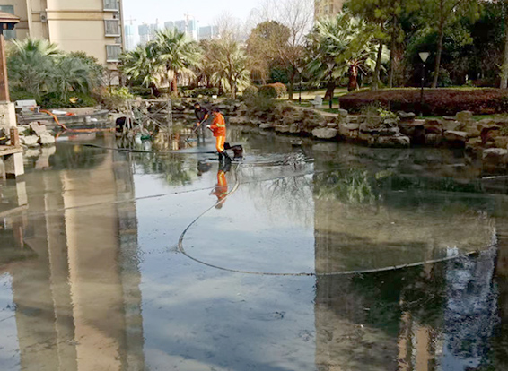 丹寨景观池淤泥清理